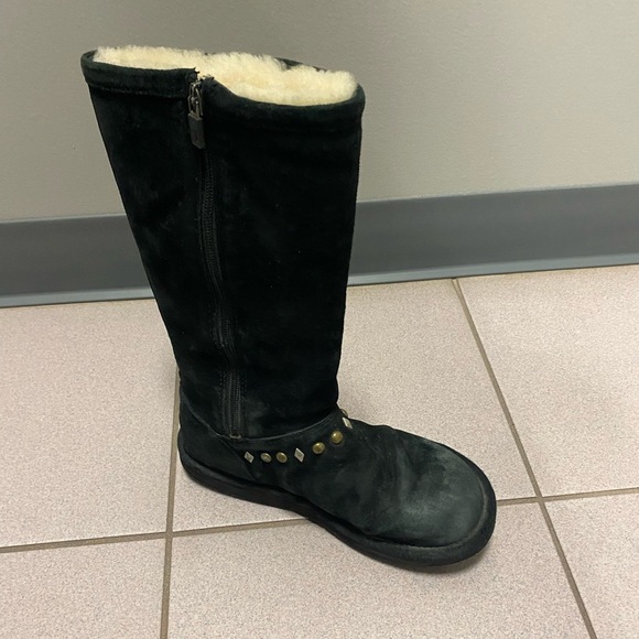 UGG Australia BOOTS Avondale Black Studded Leather, Sheepskin Lined Size 7 - Picture 7 of 16
